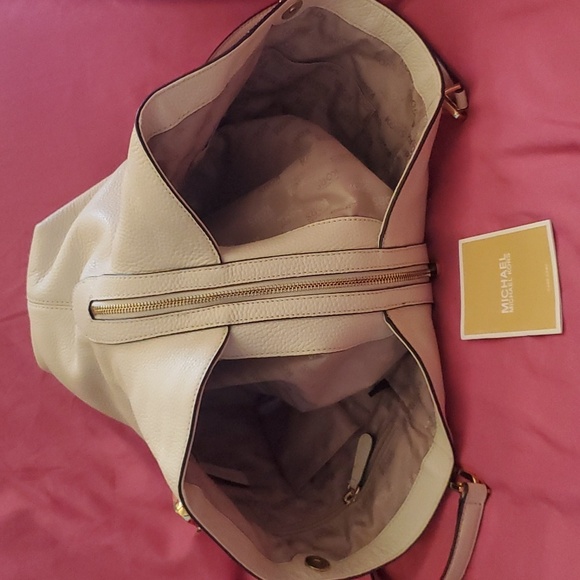 BNWT:  MICHAEL KORS LEATHER BAG - Picture 11 of 16